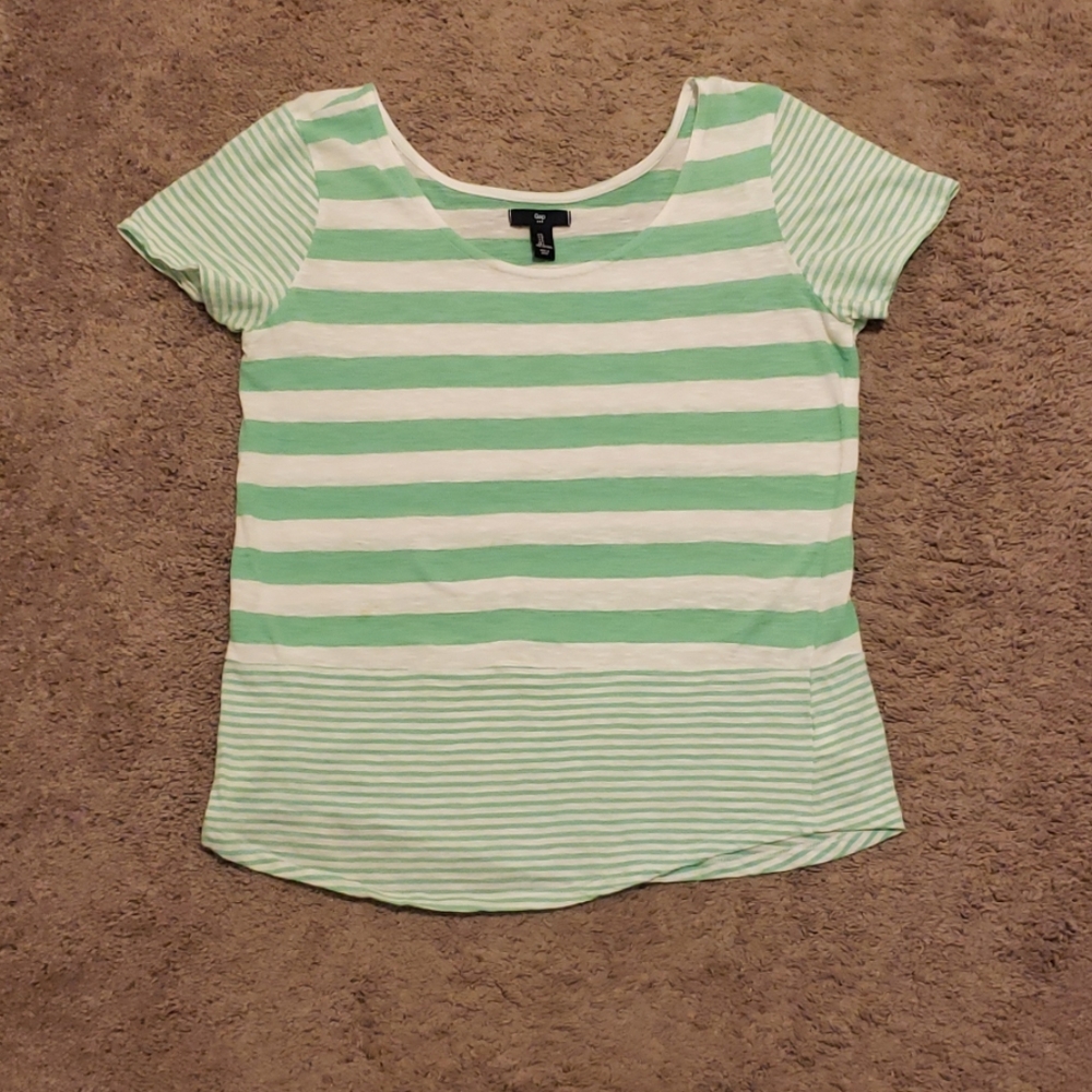 Gap t-shirt